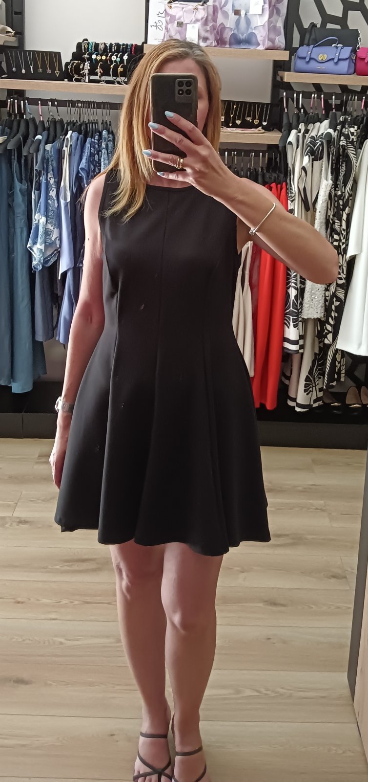 Φόρεμα αμάνικο