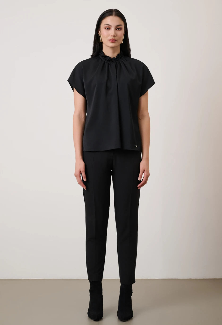 ΜΠΛΟΥΖΑ ΜΕ ΣΟΥΡΕΣ ΚΑΙ ΒΟΛΑΝ