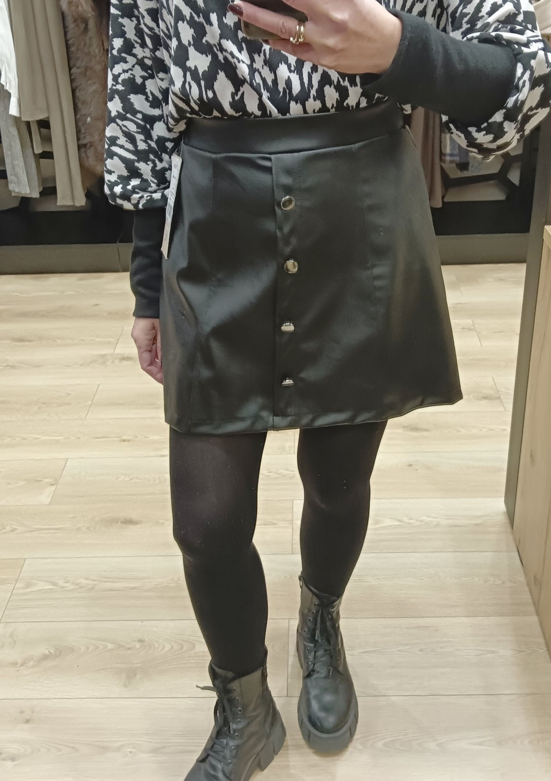 Φούστα από δερματίνη