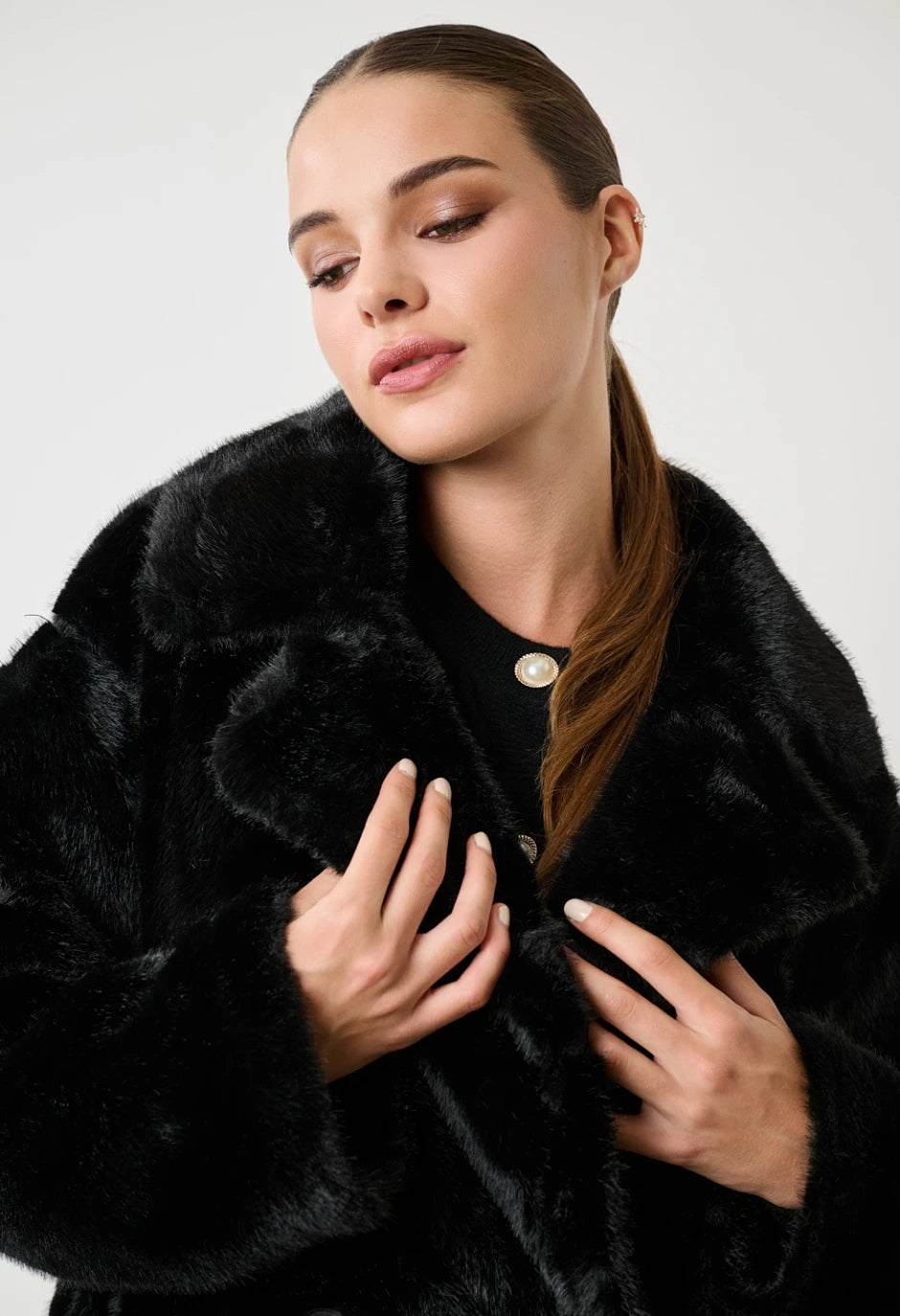 Παλτό | Γυναικείο με Συνθετική Γούνα – Elegance & Ζεστασιά