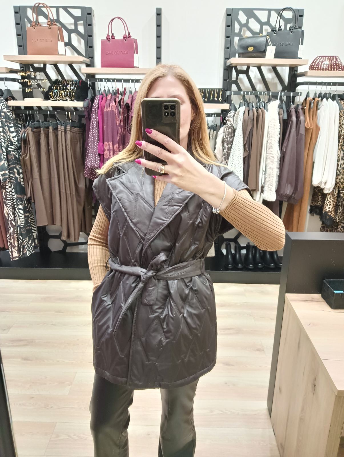 Μπουφάν αμάνικο καπιτονέ