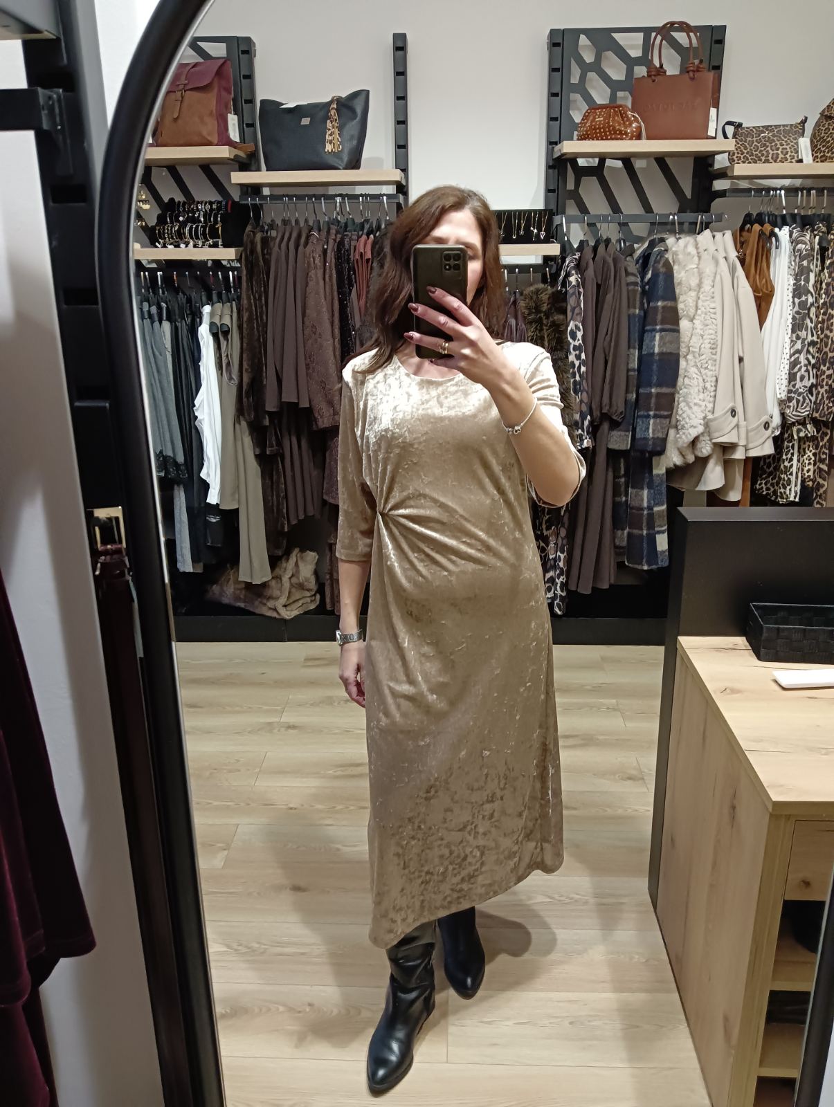 Φόρεμα βελούδινο