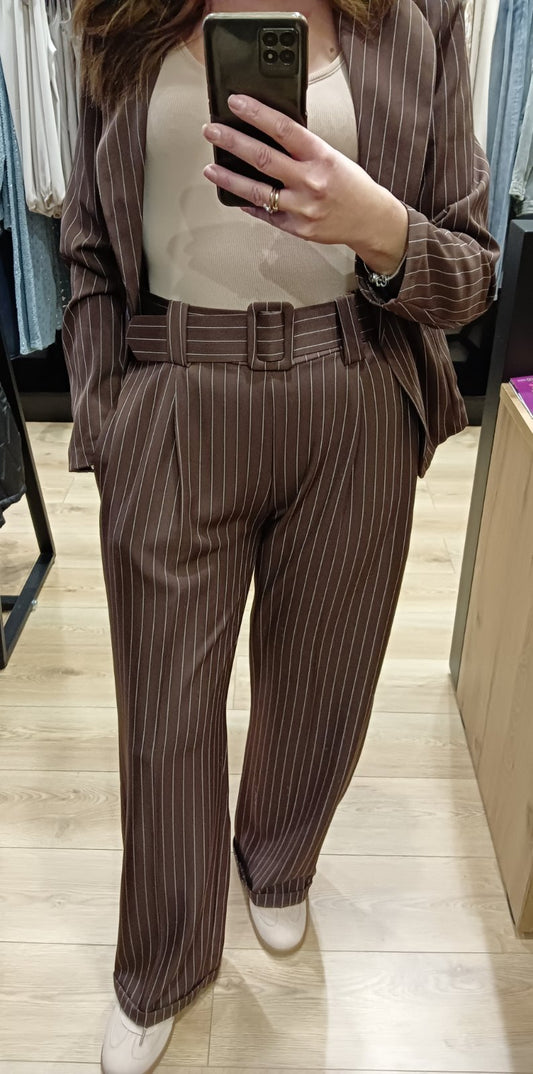 Κουστούμι ριγέ