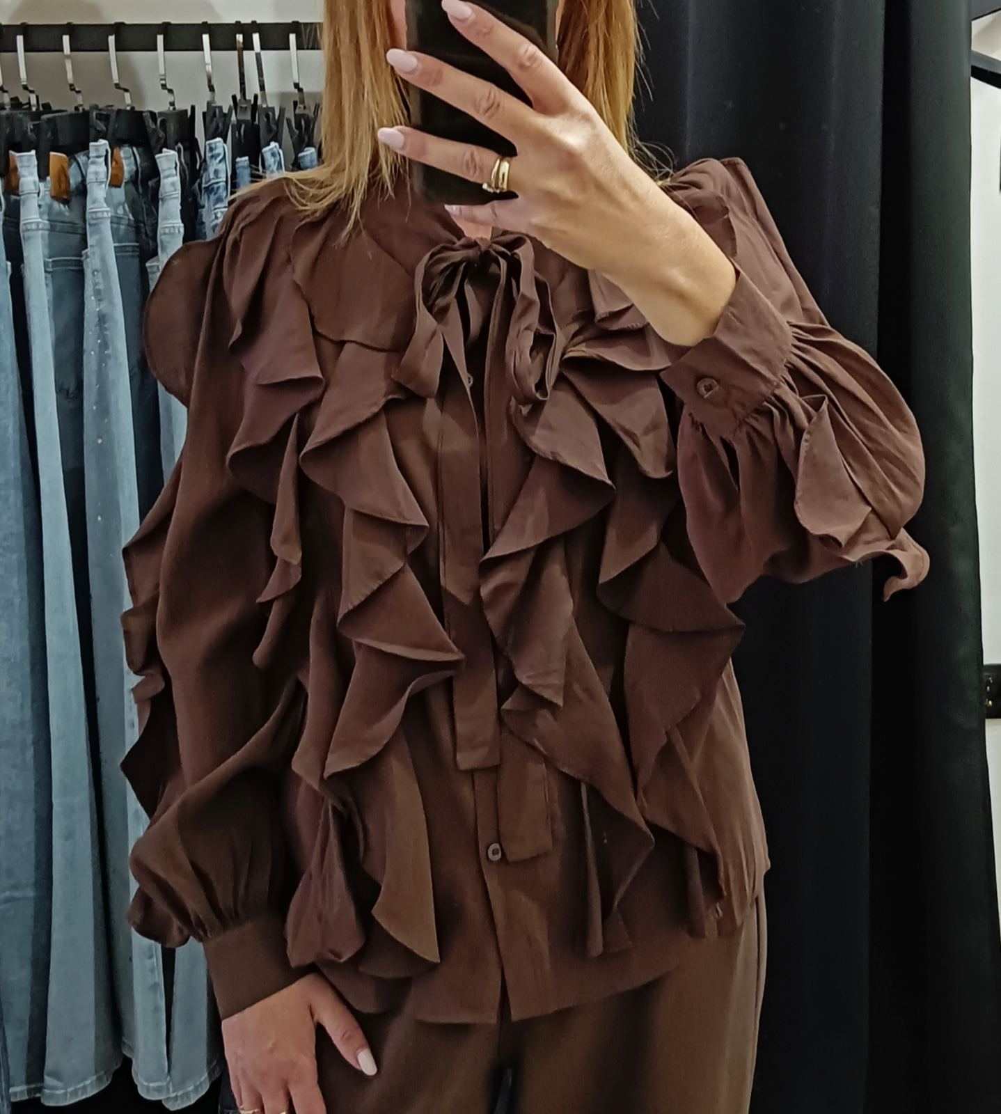 Πουκάμισο με βολάν