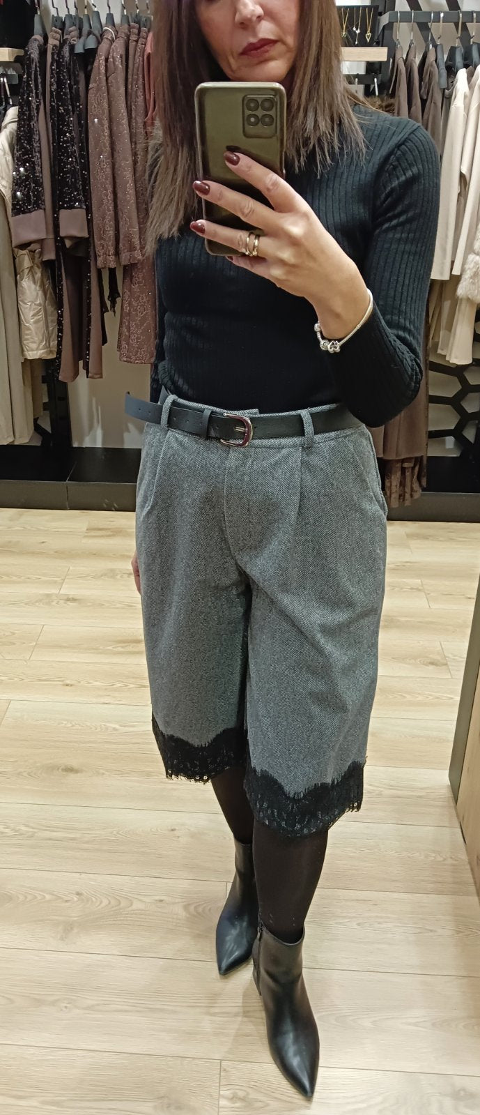 Βερμούδα με δαντέλα